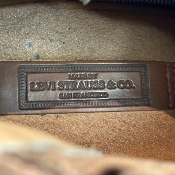 LEVI’S Sz 6.5 Chelsea Western Style Slip On Stacked Heel Suede Almond Toe Boots - Picture 14 of 14